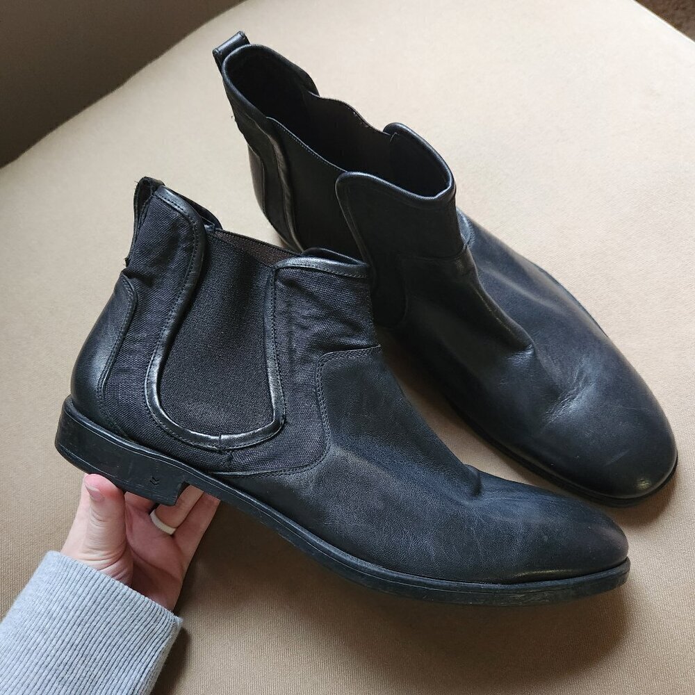 JOHN VARVATOS Black Leather Chelsea Boots